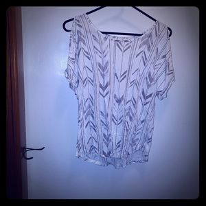 Mudd cold shoulder blouse
